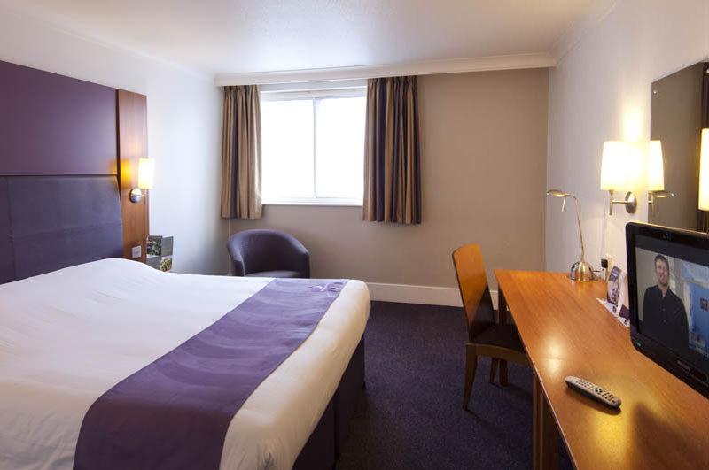Premier Inn London Enfield Exteriér fotografie